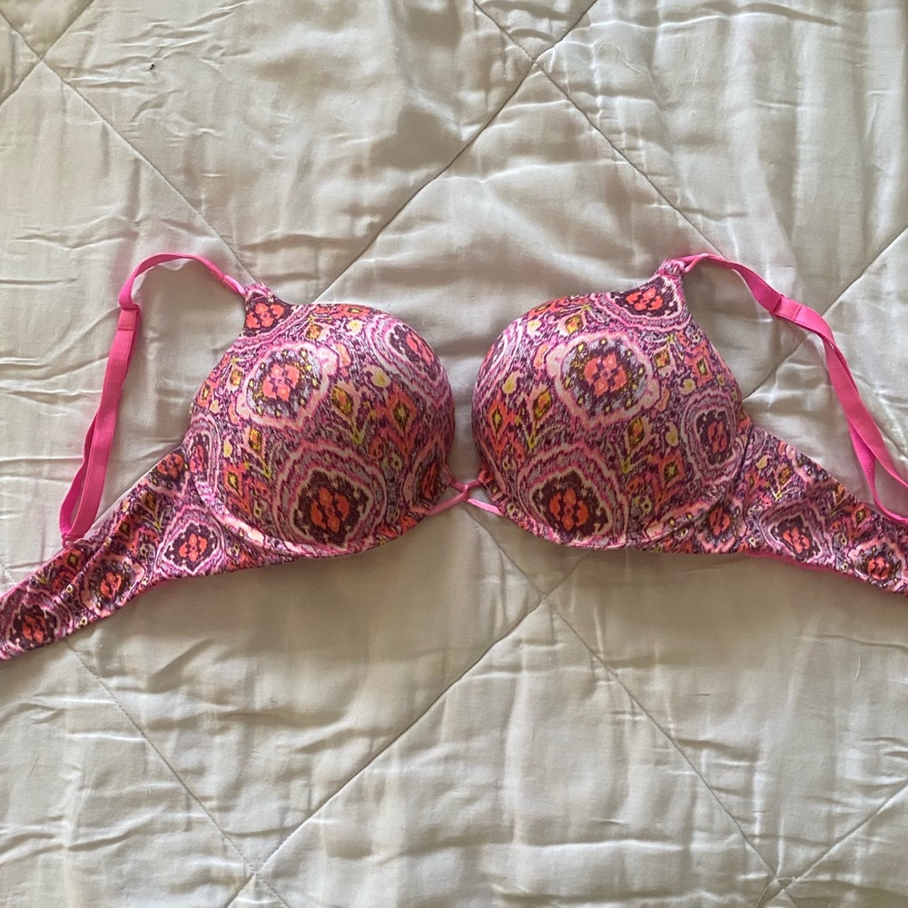 Victoria’s Secrets Bombshell Plunge Bra